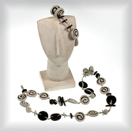 flirt-necklace-bracelet
